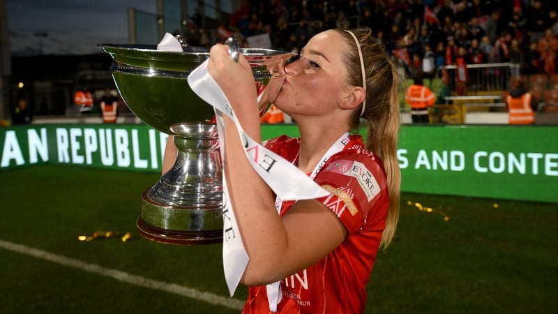 Jessie Stapleton kisses the cup