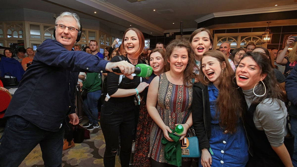 Súil Siar ar Rónán Beo ag an Oireachtas
