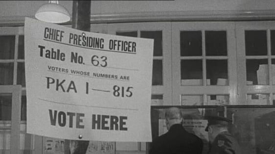 Voters decide on constitutional changes (1972)