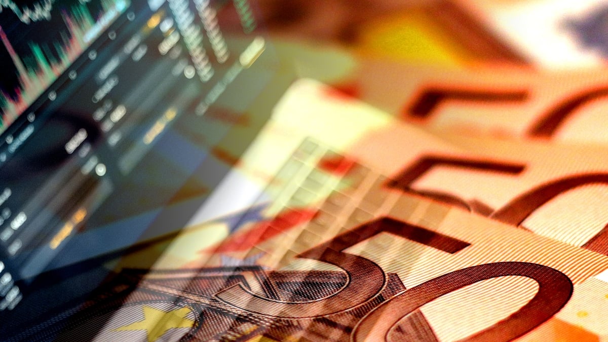 7:50am Business News