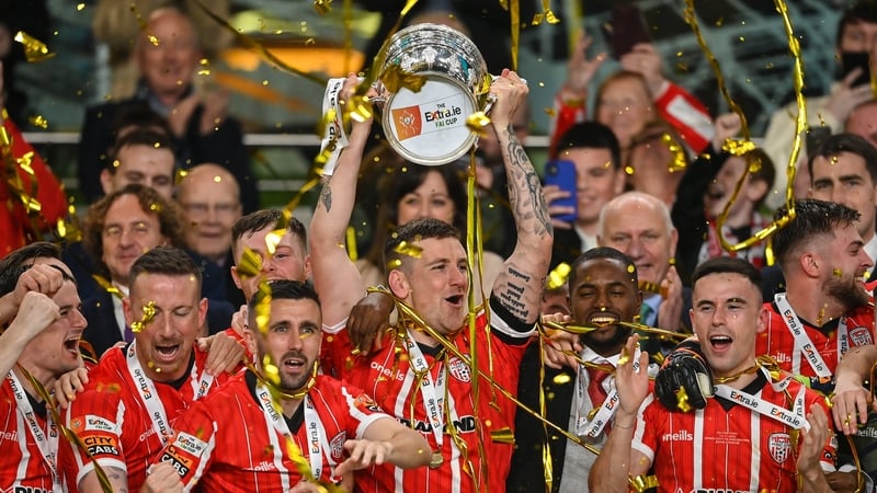 Derry City captain Patrick McEleney lifts the FAI Cup at the Aviva Stadium