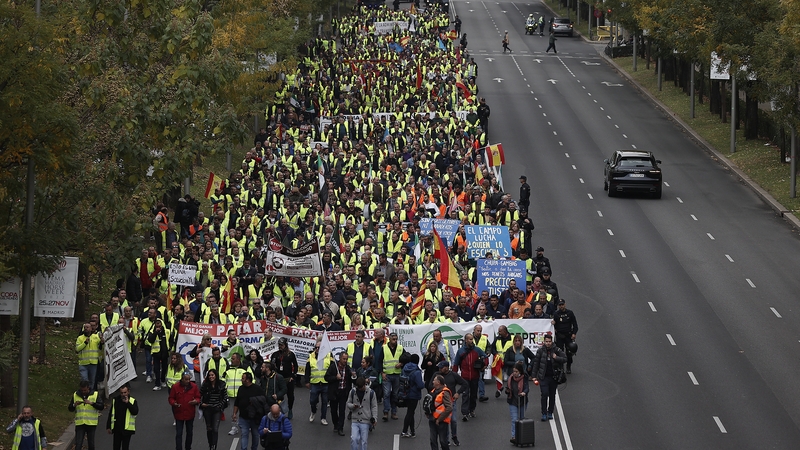 Truck drivers in Madrid demand compensation for losses caused by the energy crisis