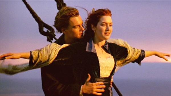 Violin from famous Titanic scene to be auctioned