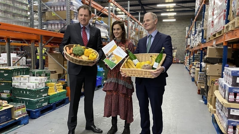 Ministers Charlie McConalogue and Ossian Smyth with Food Cloud Co-Founder Aoibheann O'Brien