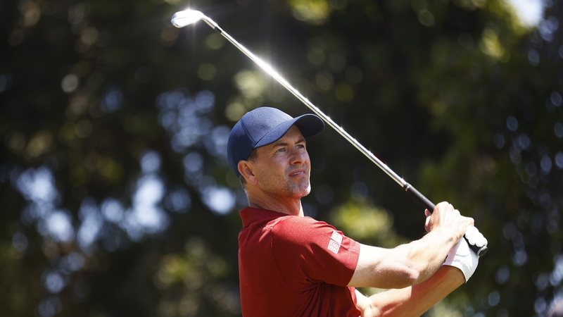 Adam Scott share the lead with fellow Australian David Micheluzzi