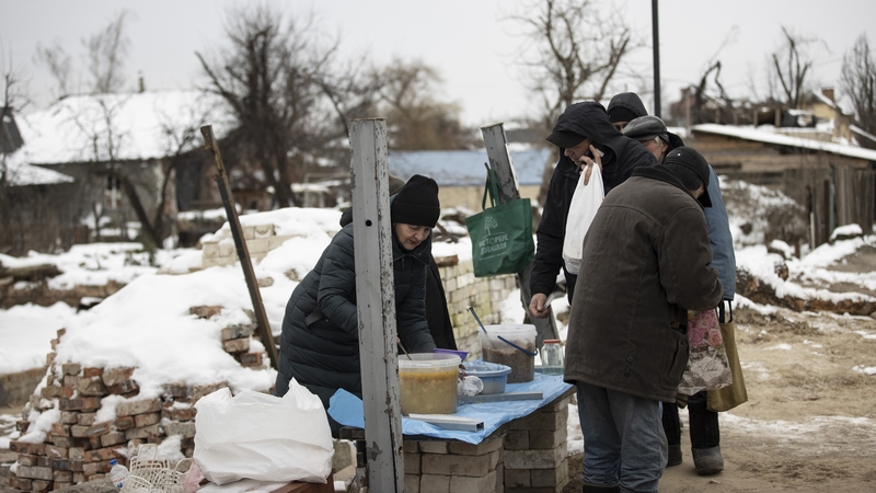 Turkish disaster and emergency teams distributing hot meals to civilians in Chernihiv, Ukraine this weekend