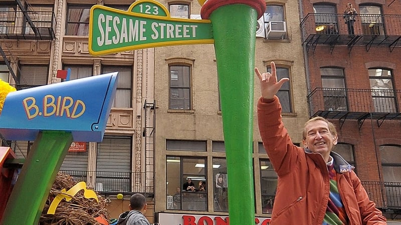 Bob McGrath pictured during the New York Thanksgiving Parade in 2009