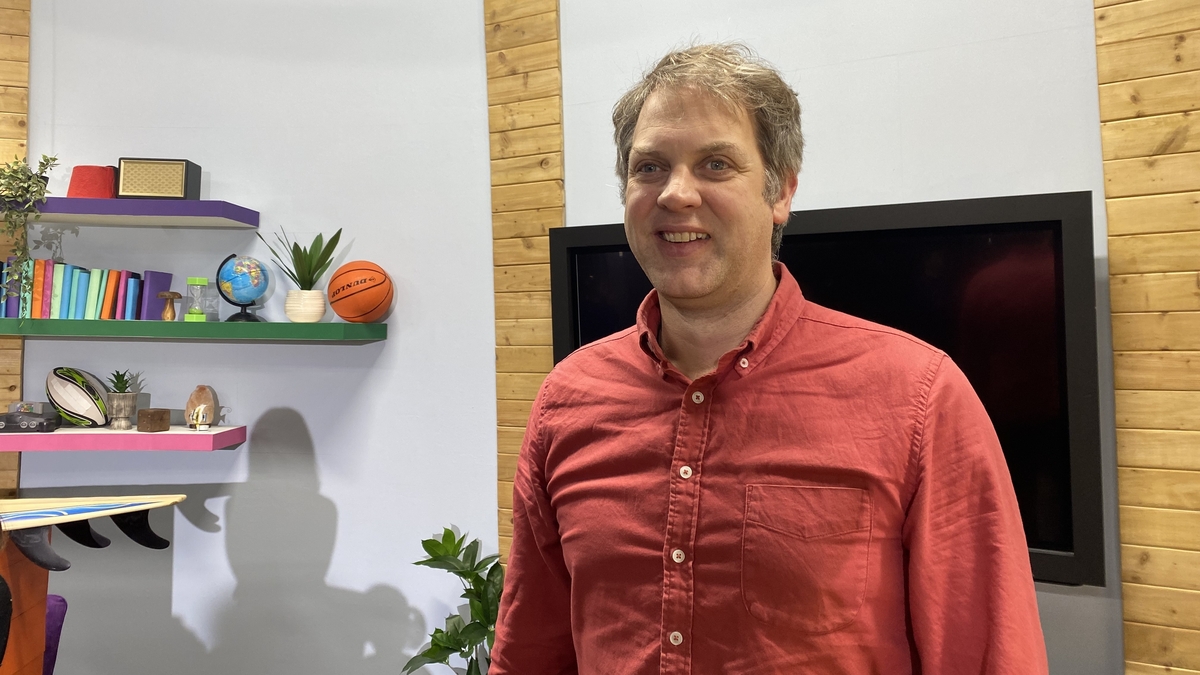 Darach Ó Tuairisg Stiurthóir Fíbín.