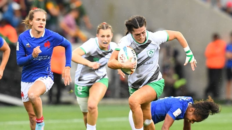 Amee-Leigh Murphy-Crowe scored Ireland's first try against France