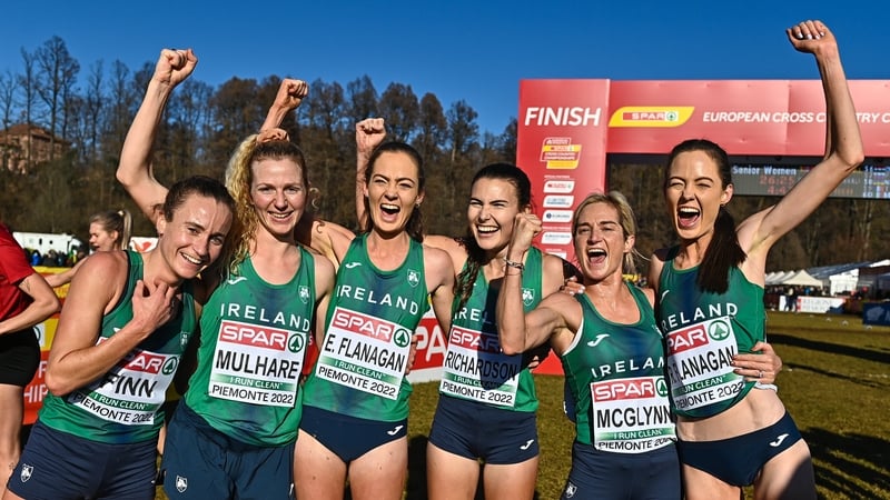 Michelle Finn, Mary Mulhare, Eilish Flanagan, Aoibhe Richardson, Ann-Marie McGlynn, and Roisin Flanagan made up the Irish team