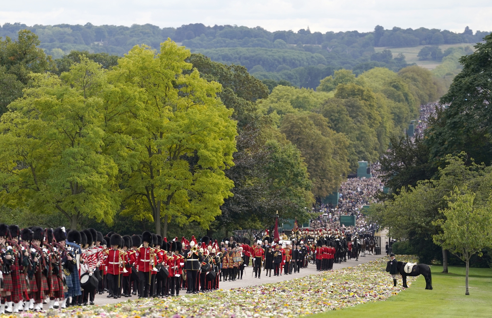 Queen's funeral procession in Windsor (Andrew Matthews/WPA Pool/Getty)