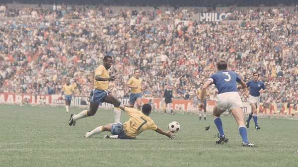 Pele gallops forward in the 1970 World Cup final