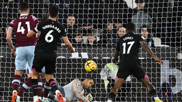 Ivan Toney (R) scores Brentford's first goal