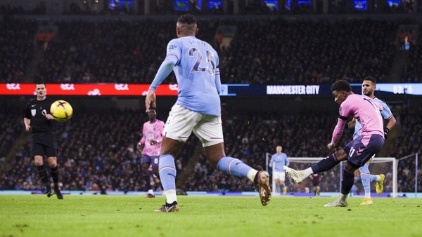 Demarai Gray with Everton's leveller