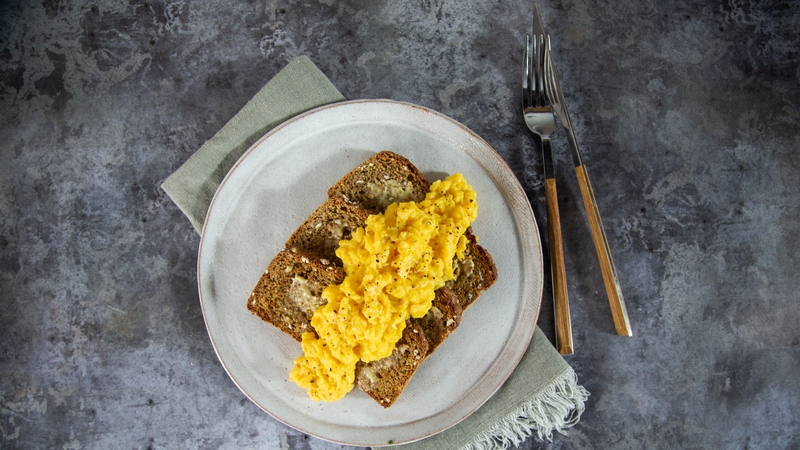 Contains approximately 400 kcal.