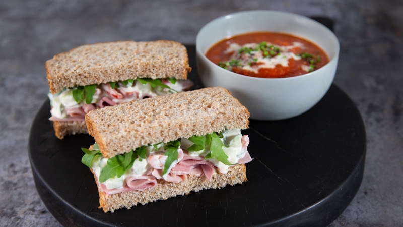 Contains approximately 550 kcal plus extra serving of soup.