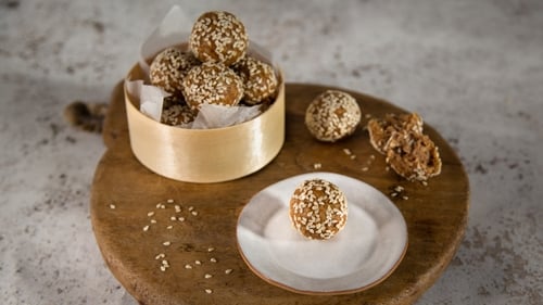 Each ball contains approximately 200 kcal.