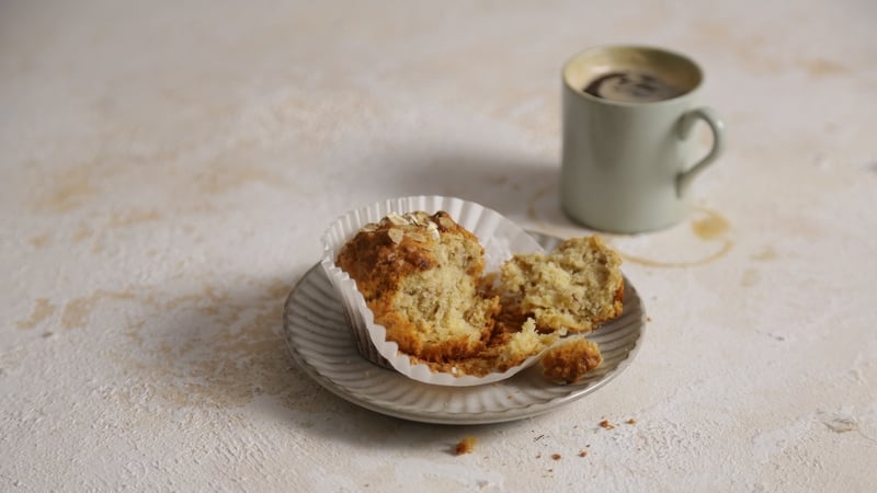 1 bun per serving plus 1 small piece of fruit contains approximately 200 kcal.