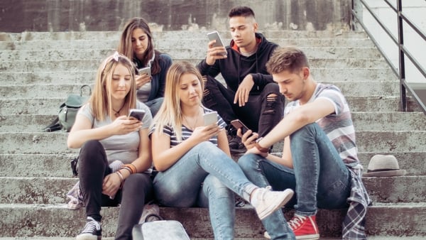 'Social media can be a valuable tool to assist student learning, but there is a cognitive cost.'