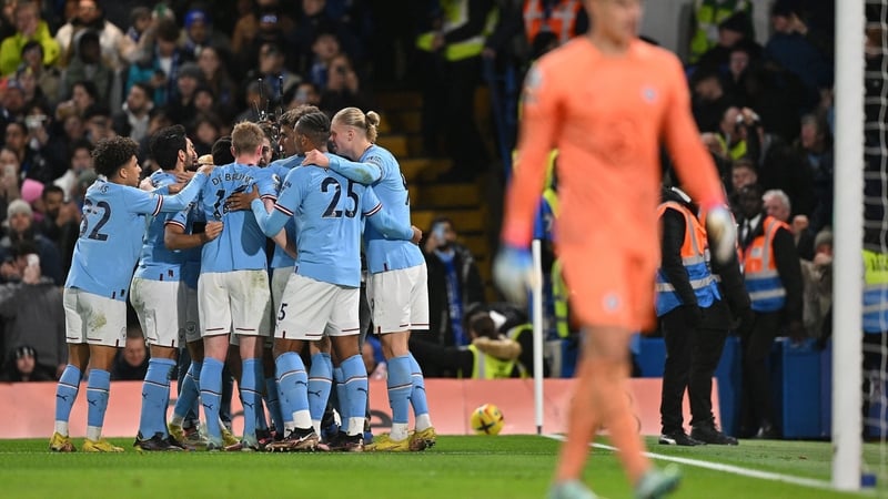 City celebrates the decisive goal at the Bridge