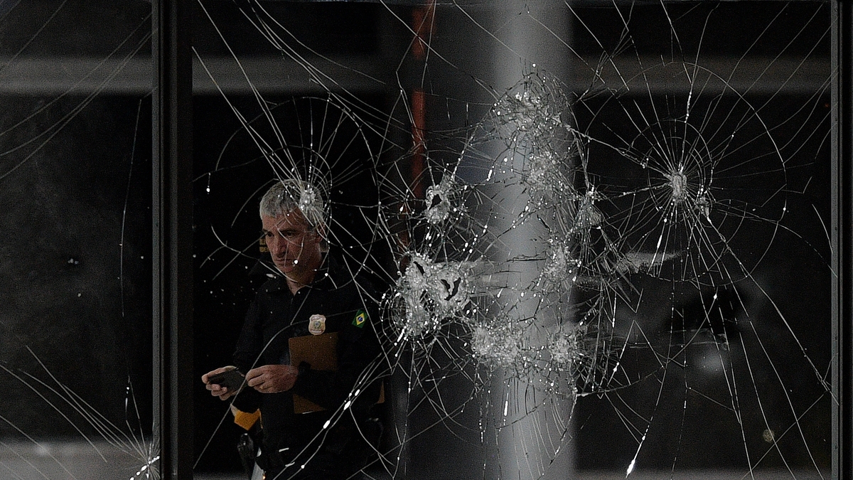 Rioters storm the Brazilian presidential palace