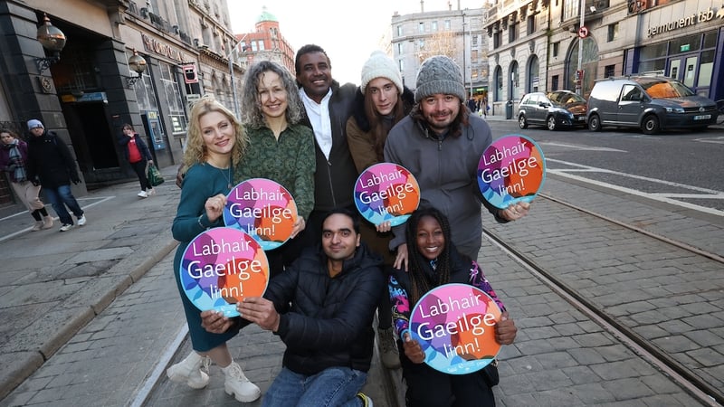 Cuid de na daoine atá páirteach sa scéim 'Céad Míle Fáilte' de chuid Chonradh na Gaeilge i gcomhar le Foras na Gaeilge. (Pic. Conradh na Gaeilge)