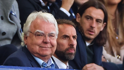 Everton chairman Bill Kenwright (L)