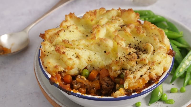 Each serving contains approximately 500 kcal.