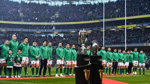Players in this year's Six Nations championship will wear instrumented mouthguards
