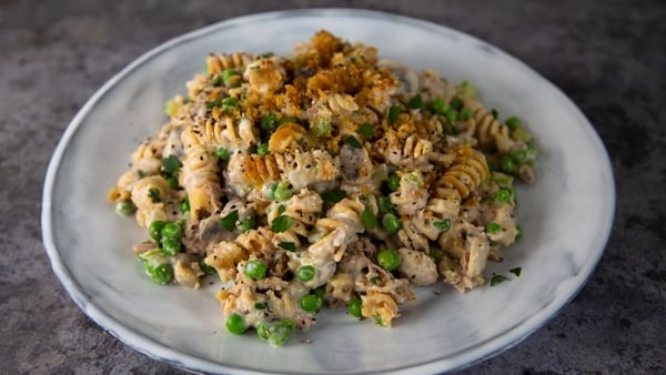 Each serving contains approximately 630 kcal.