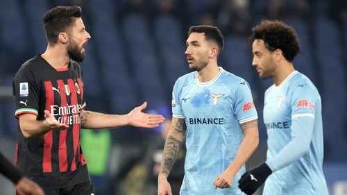 Olivier Giroud (l) and reigning champions Milan endured a torrid night