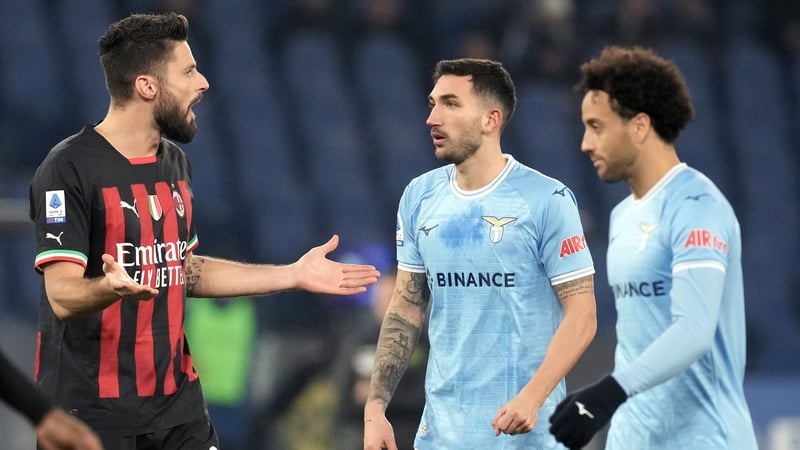 Olivier Giroud (l) and reigning champions Milan endured a torrid night