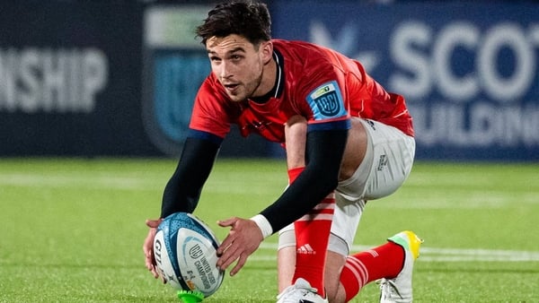 Joe Carbery lining up a kick for Munster