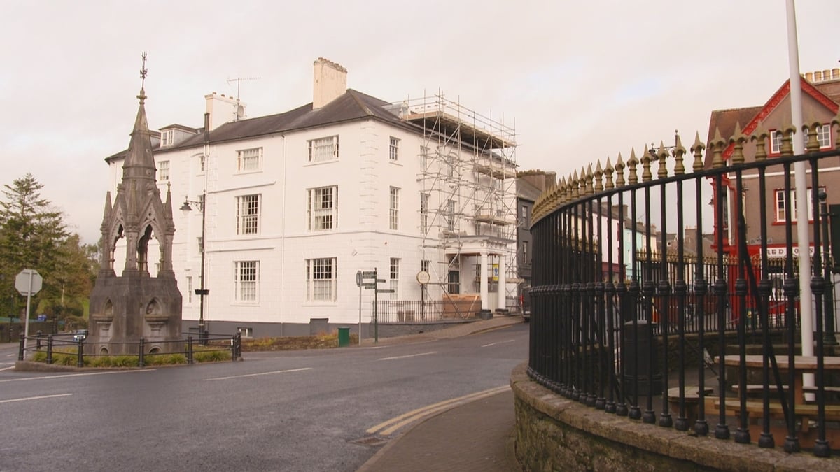 Minister Joe O'Brien reacts to attack on Dublin migrant camp