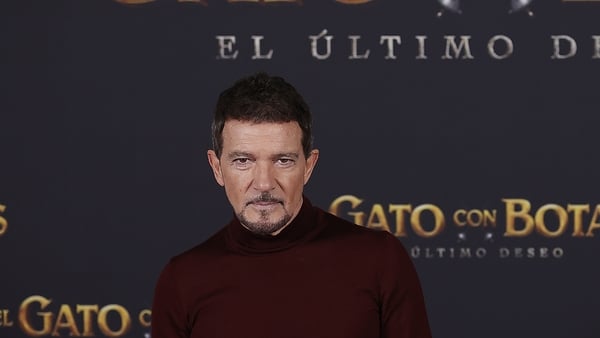 Antonio Banderas: "I wouldn't say the movie is built around the pandemic but it is definitely in the air the whole time."