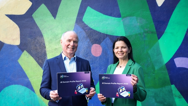 David Curtin, Chief Executive of .IE and Pat Kane, founder & CEO of Reuzi.ie