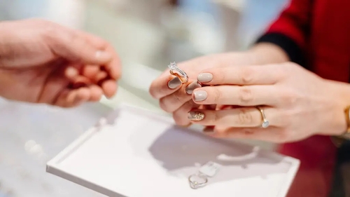 Experts advise on how to choose that all-important piece, whether it's for yourself or your partner. By Katie Wright.