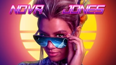 Nova Jones ISL - Nova sings a duet with Barnetbeasts