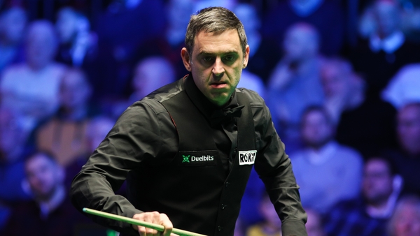 Ronnie O'Sullivan eases into the last-64