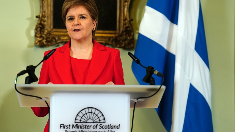 Sé an t-am ceart é le himeacht a deir Nicola Sturgeon, Céad Aire na hAlban