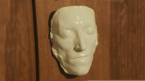 Robert Emmet death mask in Kilmainham Gaol, 1978