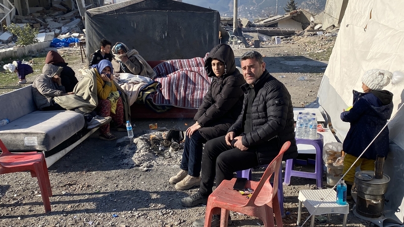 Survivors were offered tents from the government agency in charge of the emergency, while volunteers arrived with food