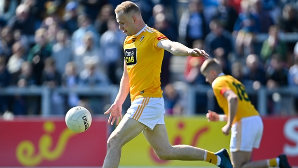 Marc Jordan scored three points from wing-back