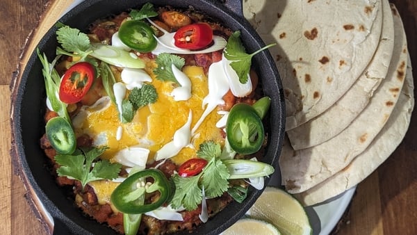 Wade Murphy's store cupboard bean chili & baked eggs