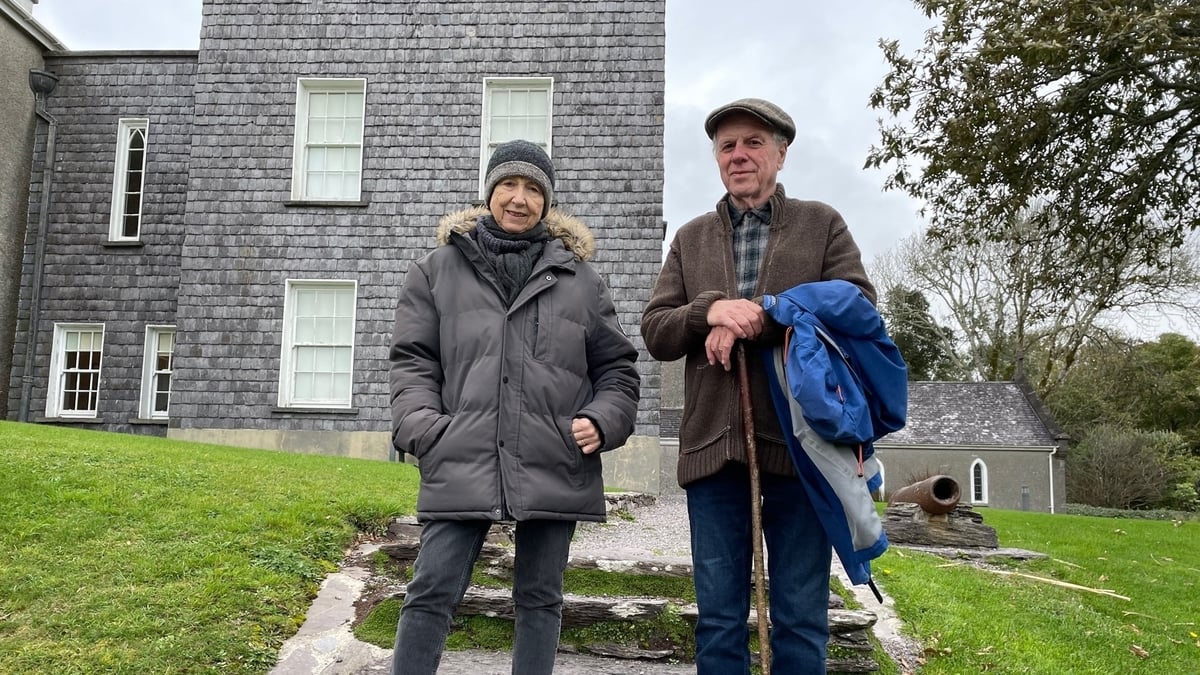 Ellen's Walk | The Lyric Feature 