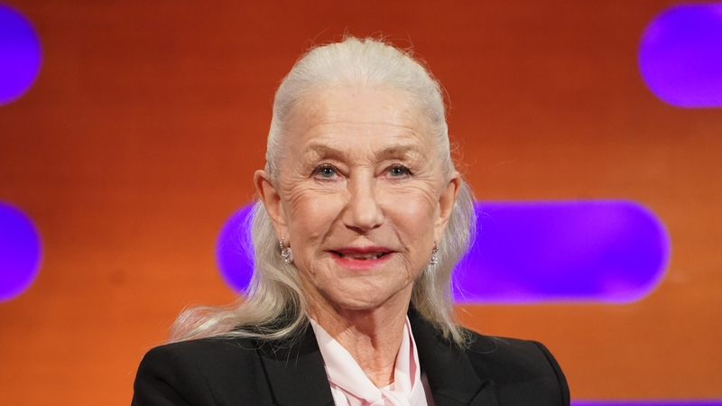 Helen Mirren: "I did some of my own stunts, but I broke my finger."