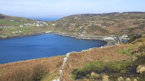 Fuinneamh inathnuaite i gCléire