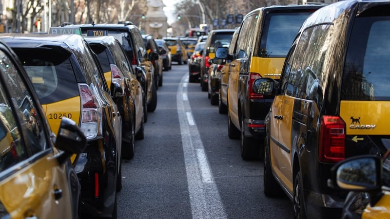 The Mobile World Congress (MWC) expects to attract about 80,000 delegates this year but in the past there have been long queues for cabs outside the venue