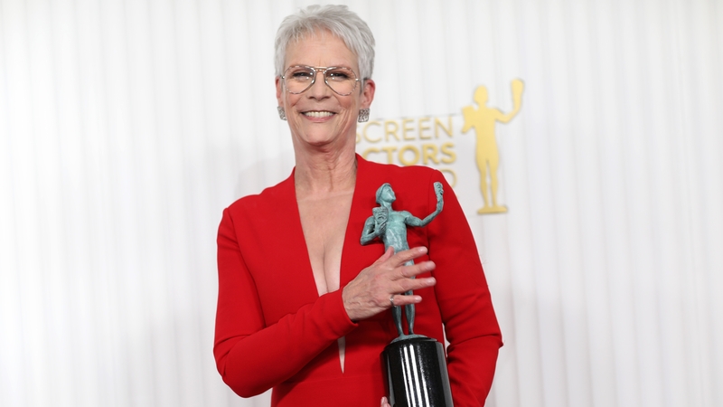 Jamie Lee Curtis with her Outstanding Performance by a Female Actor in a Supporting Role SAG award