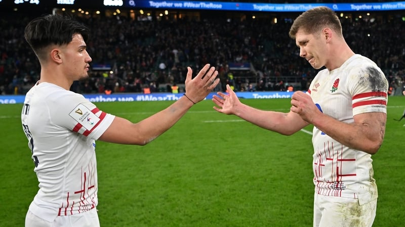 Marcus Smith (l) has taken Owen Farrell's place